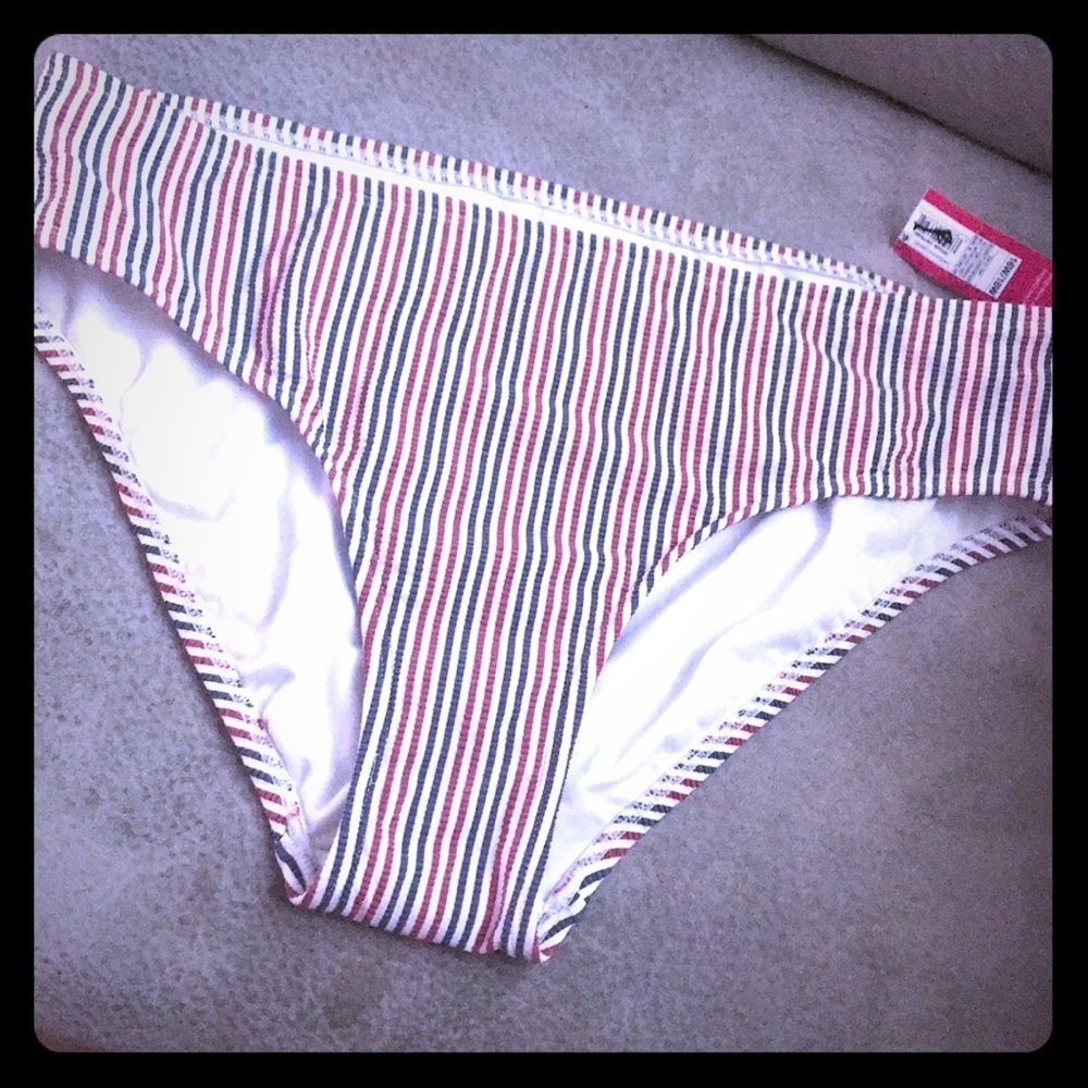 NWT women’s swim bottoms 16/18